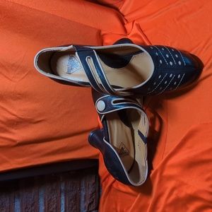 John Fluevog Side Mary Jane style heel (6.5) black/creme